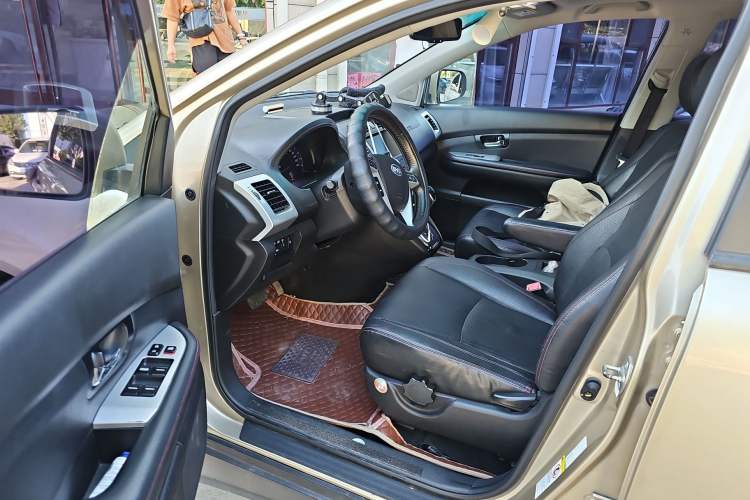 Used BYD S6 2014 2.4L Automatic Prestige 5-Seater
