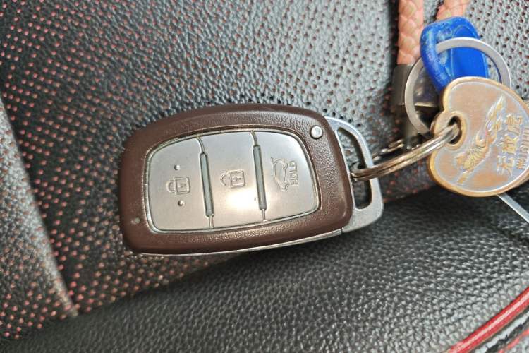 Used Hyundai ix25 2017 1.6L Automatic Smart Version Vehicle Key