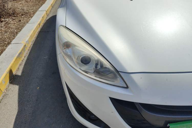 Used Mazda 5 2013 2.0L Automatic Luxury Edition Right Front Headlight