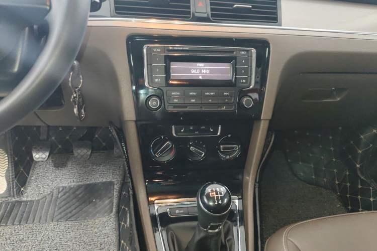 Used Volkswagen Bora 2014 1.6L Manual Comfort Model