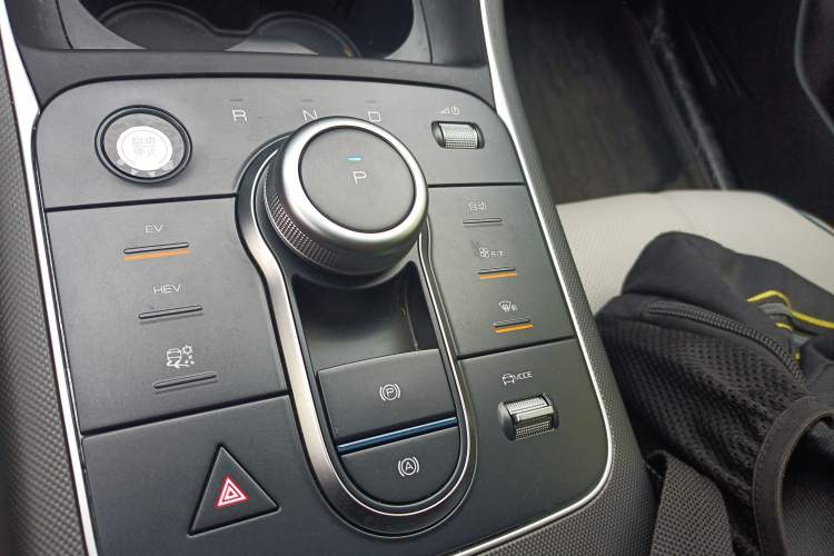 Used BYD Destroyer 05 2024 HONOR Edition DM-i 55KM Luxury Model Gear Lever