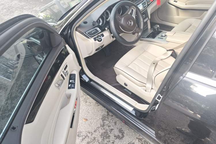 Used Mercedes-Benz E-Class 2015 E 260 L Sport & Fashion Model
