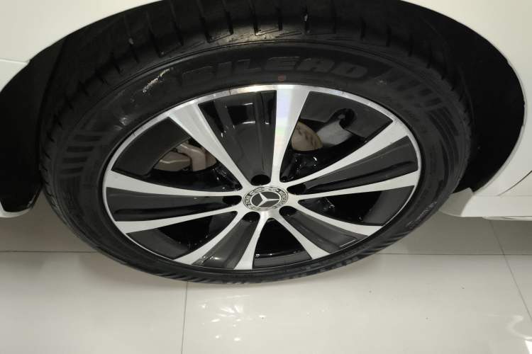 Used Mercedes-Benz E-Class New Energy 2022 Restyled E 350 e L Plug-in Hybrid Sports Sedan