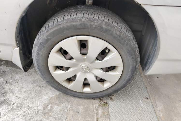 Used Toyota Corolla EX 2011 1.6L Automatic Classic Edition Right Front Wheel Hub