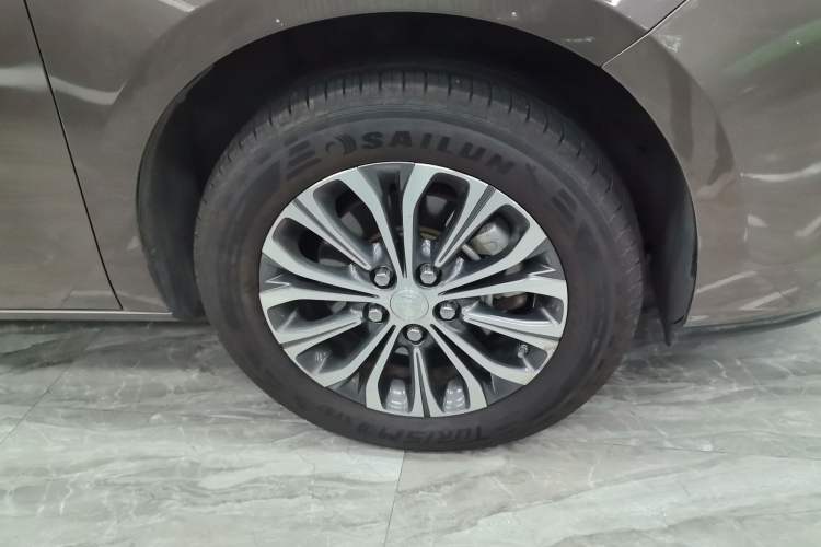 Used Buick GL8 2020 Land Cruiser Executive Class 652T Comfort Model
