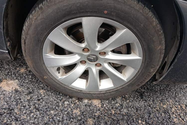 Used Citroen C-Quatre 2011 Sedan 1.6L Manual Fashion Edition Right Front Wheel Hub