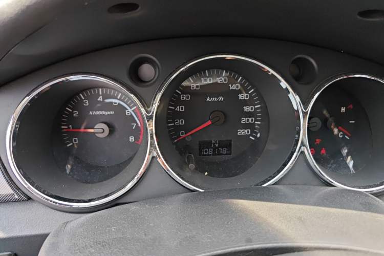 Used Dongfeng Aeolus H30 2014 CROSS 1.5L Automatic Luxury Model
