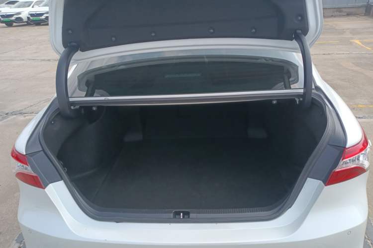 Used Toyota Camry 2021 2.0G Luxury Edition Trunk