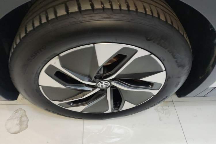 Used Volkswagen ID.4 CROZZ 2024 Pure Edition Limited Edition Left Front Wheel Hub
