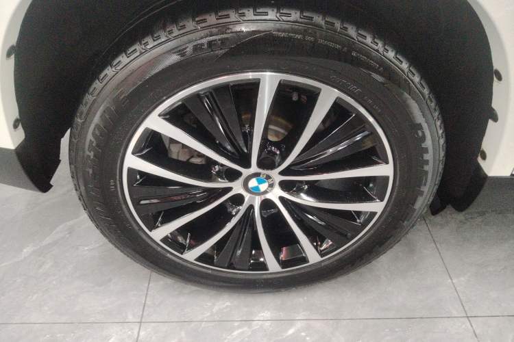 Used BMW X5 2017 xDrive28i
