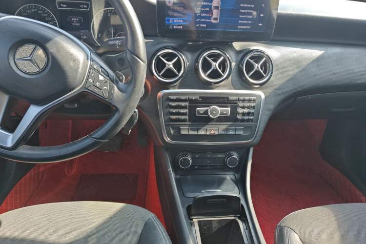 Used Mercedes-Benz A-Class 2013 A 180 Fashion Model Audio And AC Panel