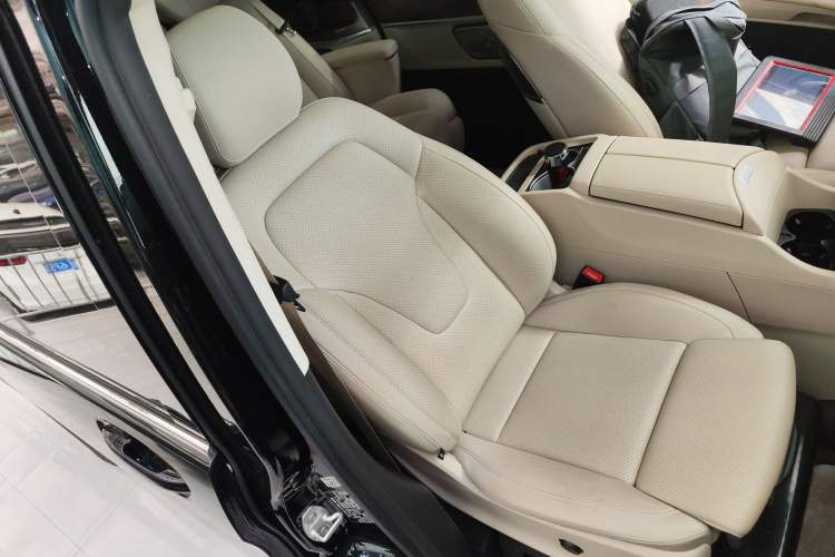 Used Mercedes-Benz V-Class 2022 V 260 L Long Wheelbase Prestige Edition
