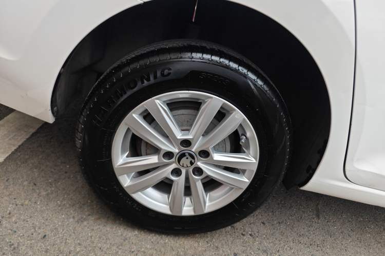 Used Skoda Rapid 2018 1.6L Manual Standard Edition Right Rear Wheel Hub