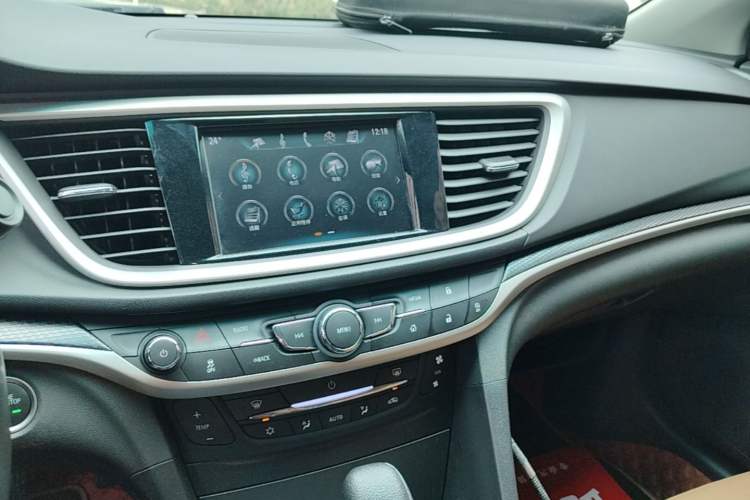 Used Buick GT 2018 18T Automatic Flagship Model Audio And AC Panel