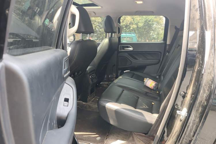 Used Great Wall Poer 2023 2.0T Passenger Version Automatic Diesel Two-Wheel Drive Comfort Trim – GW4D20M