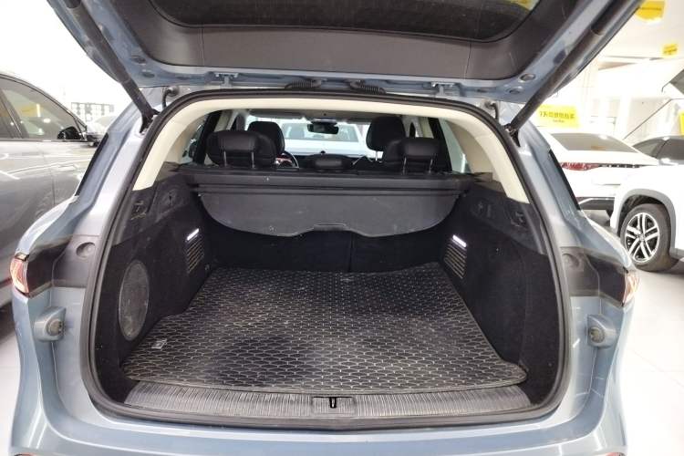 Used VOYAH FREE 2021 Four-Wheel Drive Standard Range-Extended Exclusive Luxury Package Trunk