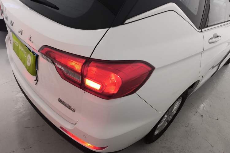 Used Haval M6 2019 1.5T Manual Two-Wheel Drive Urban Version China VI Standard Exterior 3