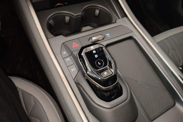 Used Ford Edge 2023 Ford Explorer L 2.0T EcoBoost Two-Wheel Drive 7-Seater Luxury Model