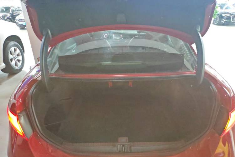 Used Alfa Romeo Giulia 2017 2.0T 200HP Luxury Edition Trunk