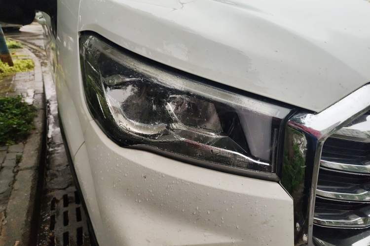 Used SAIC MAXUS Xintu V90 2019 2.0T Manual ZhiDuXing Rear-Drive Single-Tire Extended-Height Roof 7-Seater
