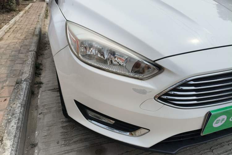 Used Ford Focus 2015 Sedan 1.6L Automatic Trend Model
