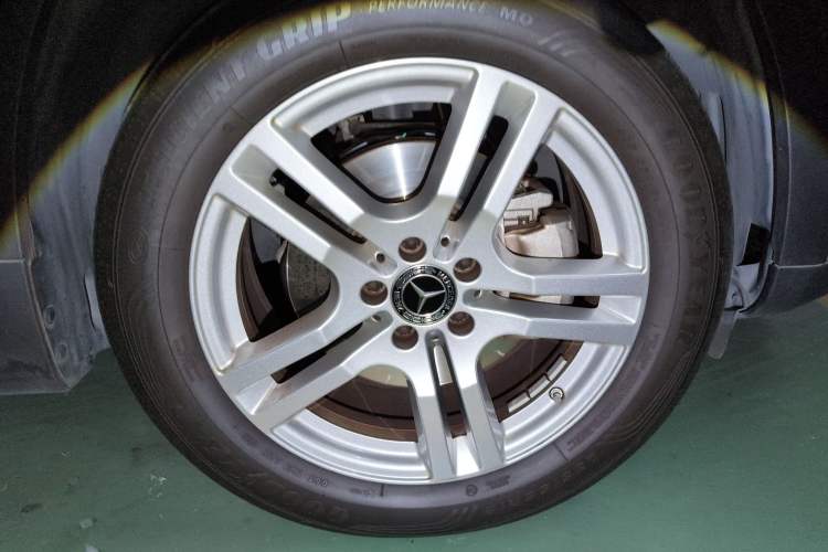 Used Mercedes-Benz GLB 2020 Updated GLB 200 Dynamic Edition Right Front Wheel Hub