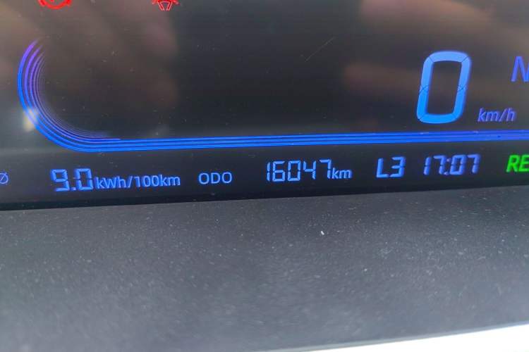 Used Geely Galaxy Panda 2024 200km Panda Rider Odometer Close Up