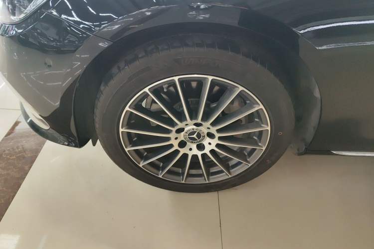 Used Mercedes-Benz E-Class 2023 E 260 L 4MATIC Left Front Wheel Hub