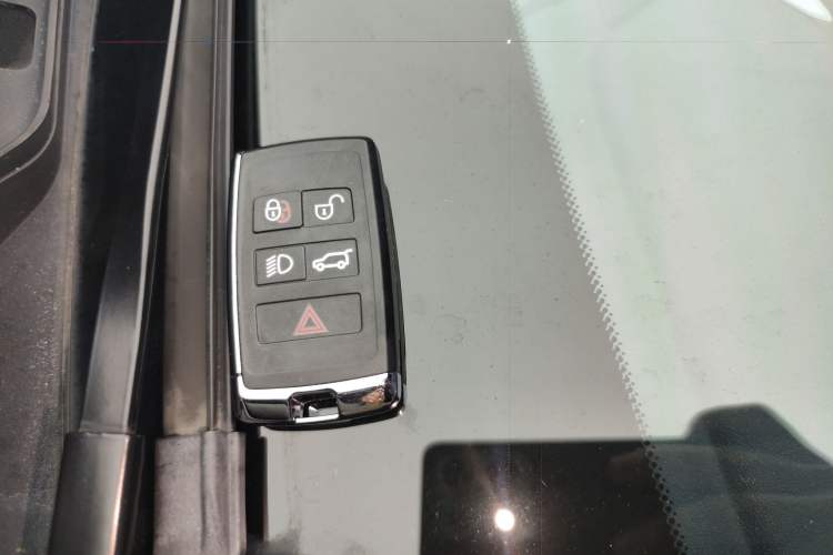 Used Land Rover Range Evoque New Energy 2023 Aurora L P300e Plug-in Hybrid Electric Version Vehicle Key