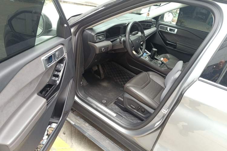 Used Ford Explorer 2024 2.3T EcoBoost Four-Wheel Drive Titanium Edition 7 Seats