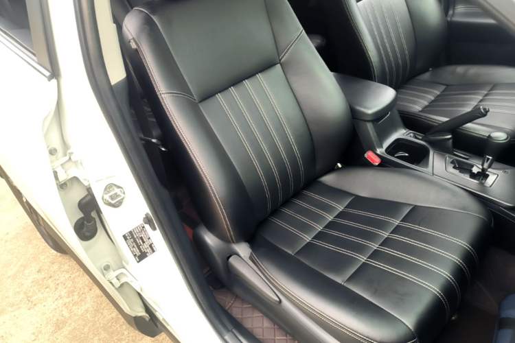 Used Toyota RAV4 2019 2.0L CVT Two-Wheel Drive Pioneer Edition China V Standard

