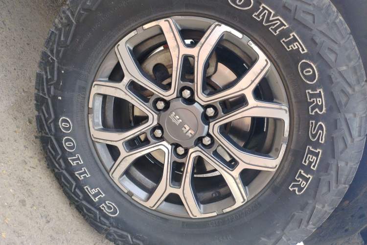 Used BAIC Off-Road BJ40 2020 2.0T Automatic Four-Wheel Drive Urban Hunter Edition Chivalrous Type Right Front Wheel Hub