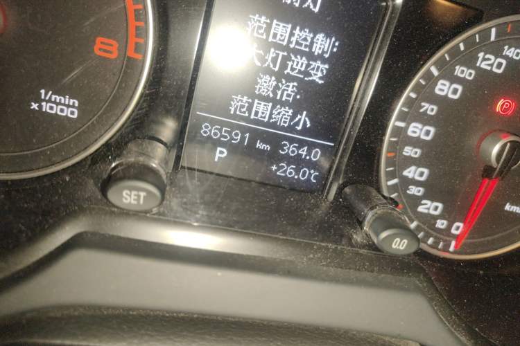 Used Audi Q5 2016 40 TFSI Technology Edition Odometer Close Up