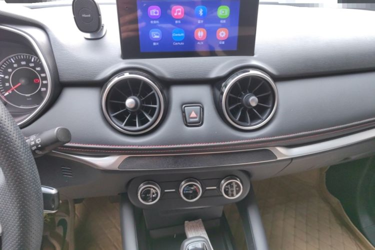 Used Dongfeng Fengon 500 2022 1.5L CVT Enjoyment Version Audio And AC Panel