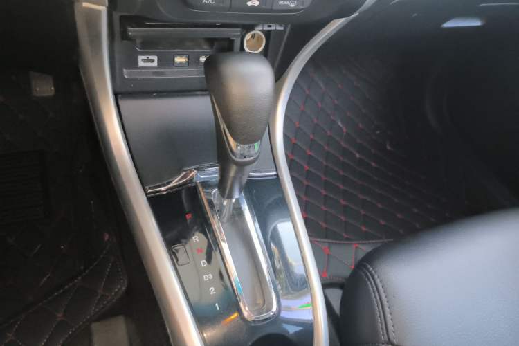 Used Honda Crider 2015 1.8L automatic luxury edition