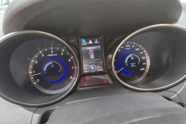 Used CHANGAN CS75 2014 1.8T Automatic Elite Version China V Standard