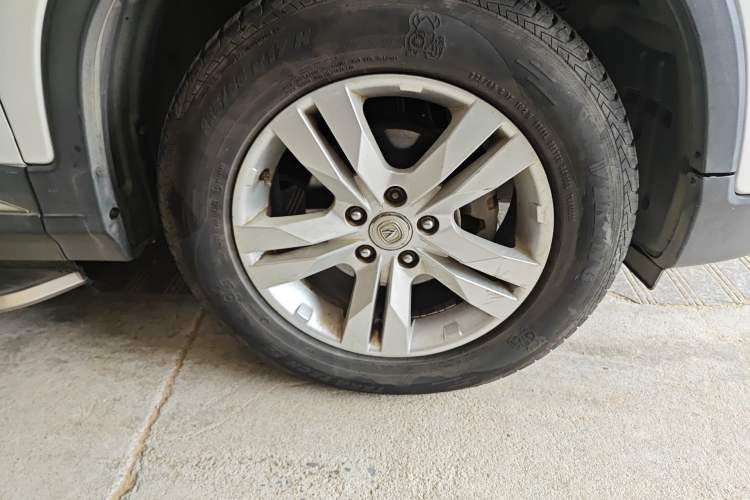 Used CHANGAN CS75 2016 1.8T Automatic Elite Model China V Standard Right Front Wheel Hub