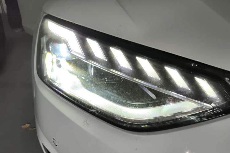 Used Audi A4L 2020 40 TFSI Fashionable and Elegant Model
