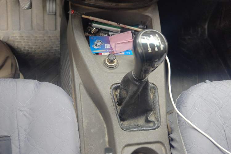 Used Wuling Hongguang 2014 1.5L Standard Version Gear Lever