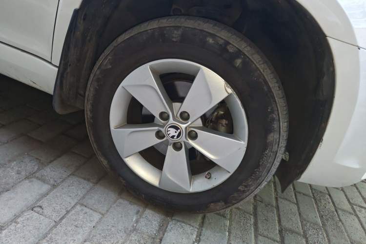 Used Skoda Yeti 2016 1.4TSI DSG Advanced Edition Right Front Wheel Hub