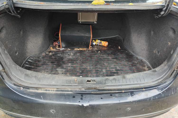 Used Nissan Sylphy 2012 Classic 1.6XE Manual Comfort Edition Trunk