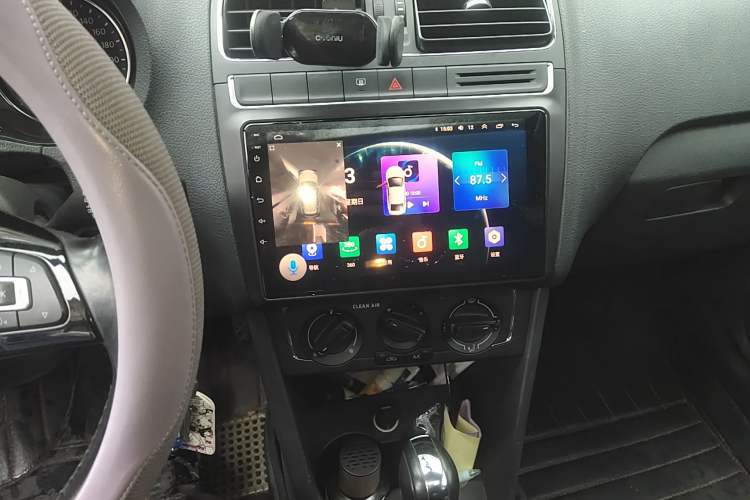 Used Volkswagen Polo 2016 1.6L Automatic Comfort Model Audio And AC Panel