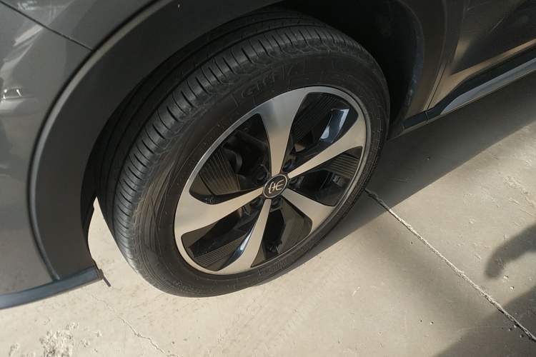 Used BYD Song PLUS New Energy 2021 EV Flagship Model Left Front Wheel Hub