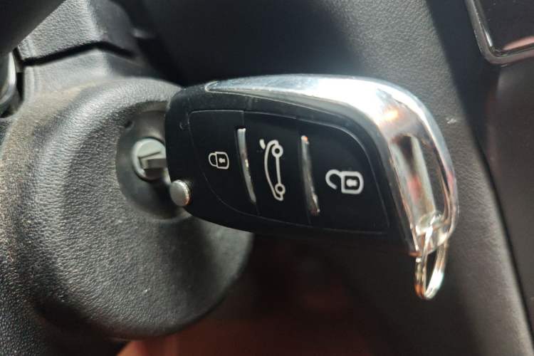 Used Citroen C4L 2014 1.8L Intelligent Drive Automatic Enjoyment Model
