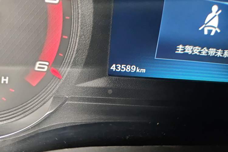 Used SAIC MAXUS Xintu V90 2022 2.0T Manual Zhiyun King Rear-Drive Long Wheelbase High-Roof with Single Rear Tire—6/7 Seats