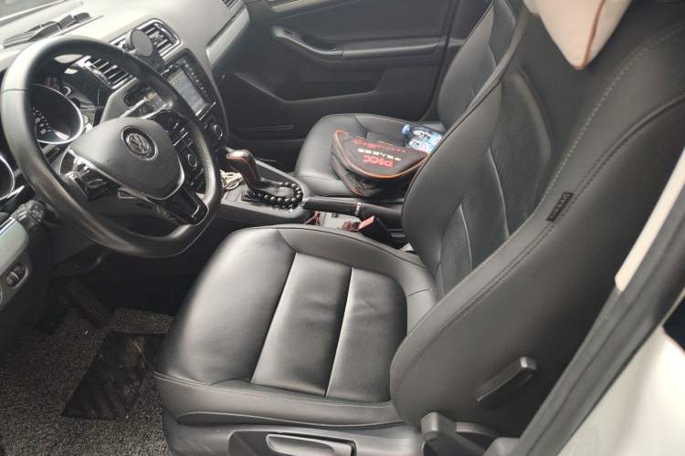 Used Volkswagen Sagitar 2015 1.6L Automatic Comfort Model Left Front Seat