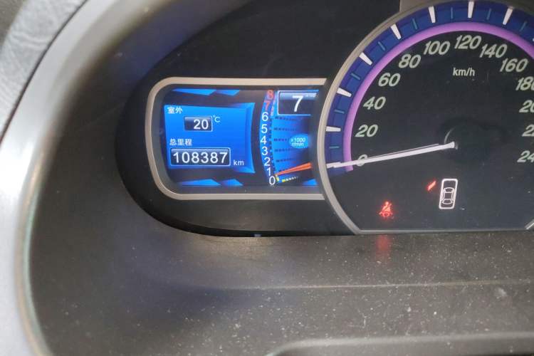 Used BYD S6 2014 2.0L Manual Luxury 5-Seater Odometer Close Up