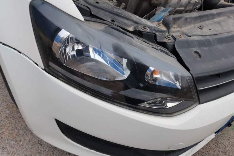 Used Volkswagen Polo 2011 1.4L Manual ZhiLe Edition Right Front Headlight