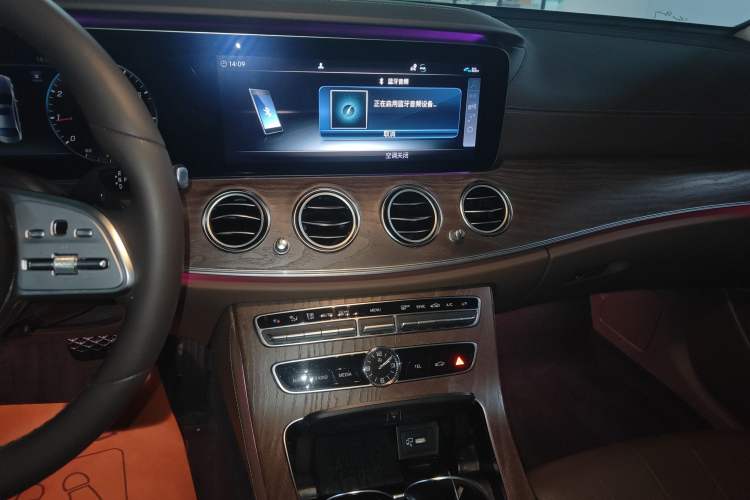 Used Mercedes-Benz E-Class 2019 E 200 L Audio And AC Panel