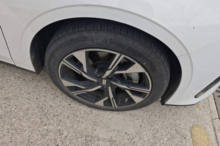 Used Geely Galaxy L6 2024 125km Creative Edition Exterior 7